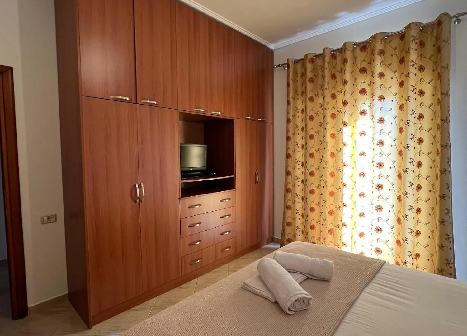 Natasha'S Apartments Sarande