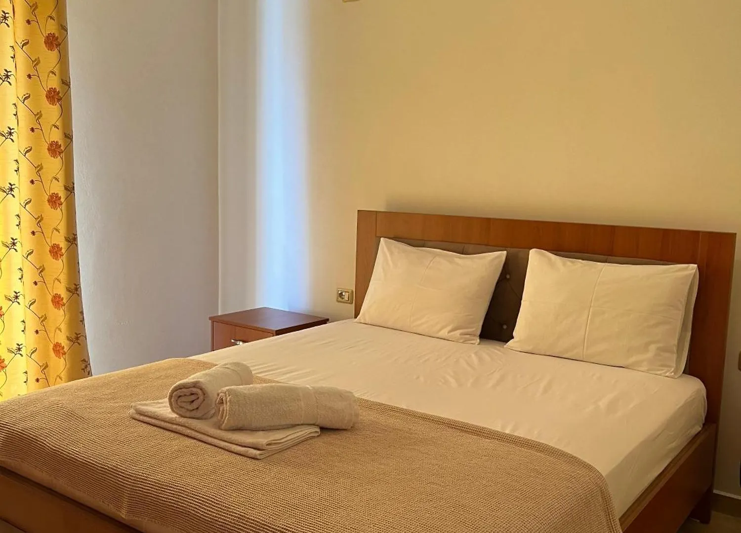 Natasha'S Apartments Sarande