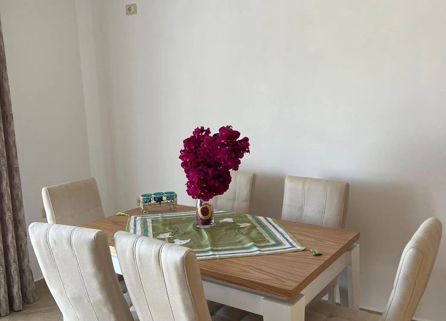 Natasha'S Apartments Sarande