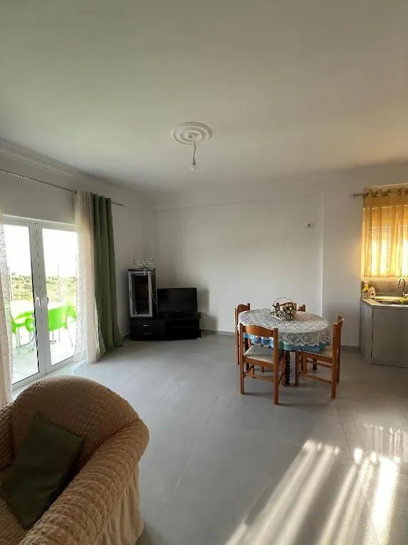 Natasha'S Apartments Sarande