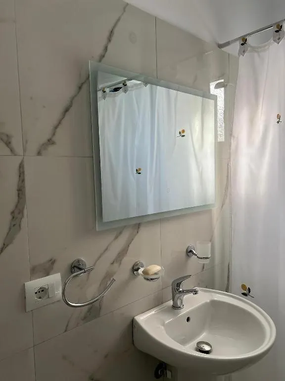Natasha'S Apartments Sarande Albania