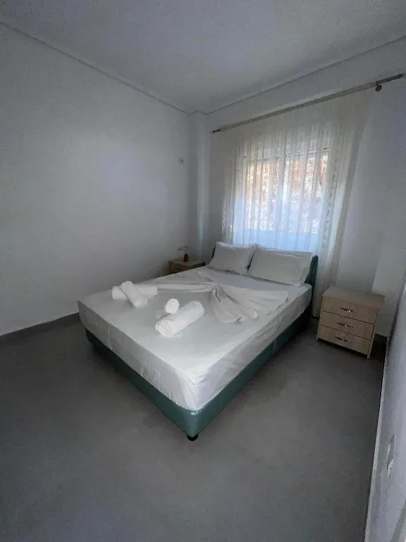 Natasha'S Apartments Sarande