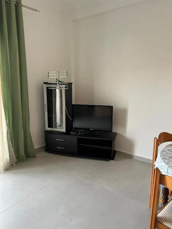 Natasha'S Apartments Sarande