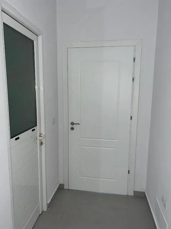 Natasha'S Apartments Sarande