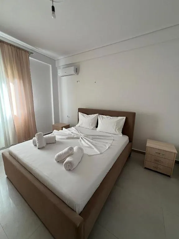 Natasha'S Apartments Sarande