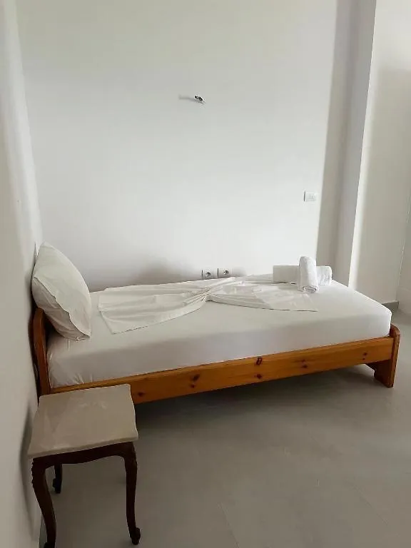 Natasha'S Apartments Sarande