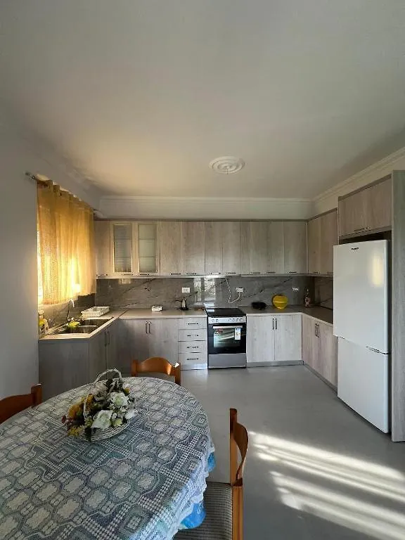 Natasha'S Apartments Sarande 0*,