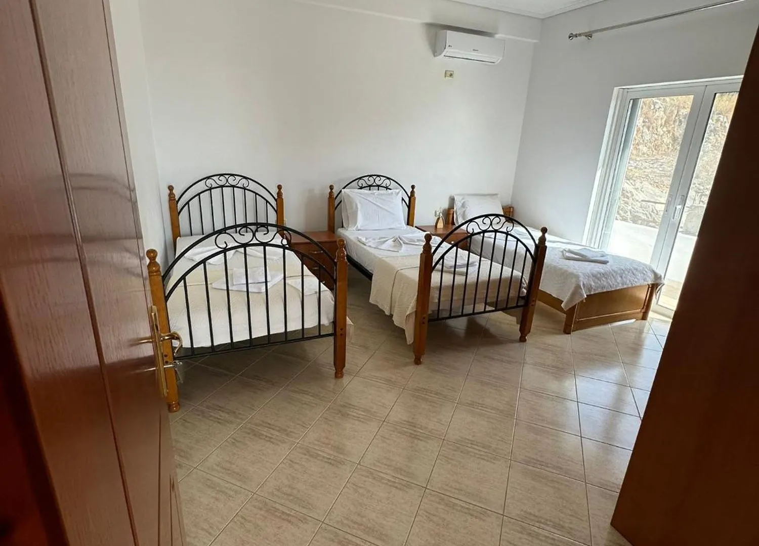 Natasha'S Apartments Sarande